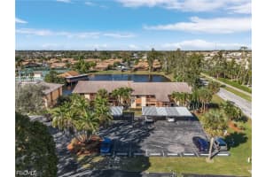 17425 Birchwood Ln 2, Fort Myers