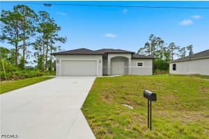 1018 Kent Street, Lehigh Acres, FL 33971 - MLS#2026015258