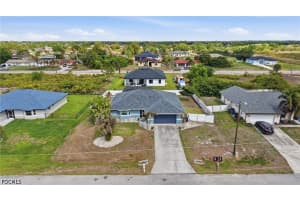 906 Venice Avenue, Lehigh Acres, FL 33971 - MLS#2026015435