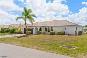1422 15th Terrace, Cape Coral, FL 33990 - MLS#2026015541