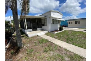 121 Coachlight Lane, North Fort Myers, FL 33917 - MLS#2026015575