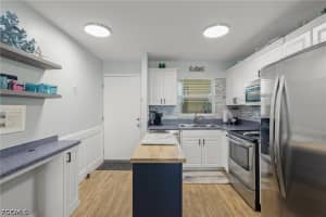 915 Beach Road, Sarasota, FL 34242 - MLS#2026015975