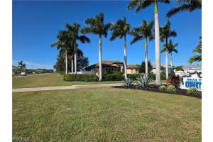 2406 Kismet Lakes Ln, Cape Coral