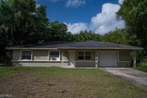 820 Tarpon St, Fort Myers