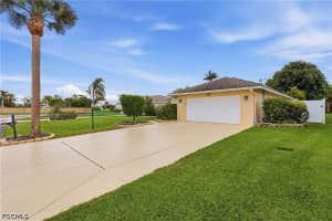1579 Sautern Drive, Fort Myers, FL 33919 - MLS#2026016360