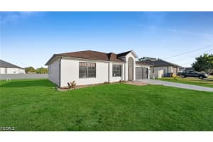 918 Acroft Avenue, Lehigh Acres, FL 33971 - MLS#2026016539