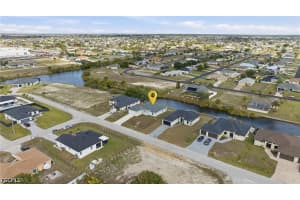 1725 2nd Street, Cape Coral, FL 33993 - MLS#2026016542