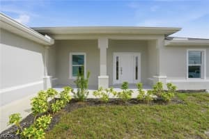 1725 2nd Street, Cape Coral, FL 33993 - MLS#2026016542