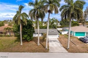 1333 5th Place, Cape Coral, FL 33991 - MLS#2026016568