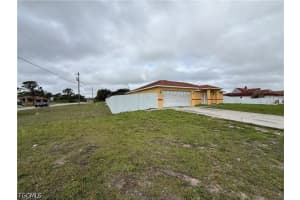 696 Homestead Road, Lehigh Acres, FL 33974 - MLS#2026016740