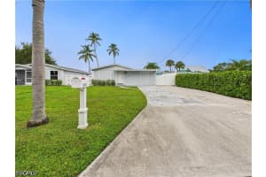 567 13th Street, Naples, FL 34102 - MLS#2026016862