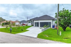 4301 10th Street, Lehigh Acres, FL 33971 - MLS#2026016911