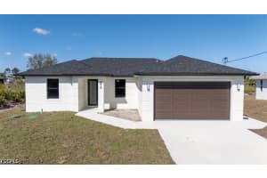 372 Chalet Avenue, Lehigh Acres, FL 33974 - MLS#2026016923