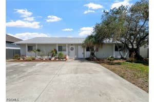 17435 Barbara Dr, Fort Myers