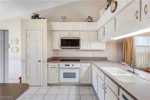 372 Fox Den Circle, Naples, FL 34104 - MLS#2026017333