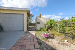 907 Laredo Avenue, Lehigh Acres, FL 33936 - MLS#2026017635
