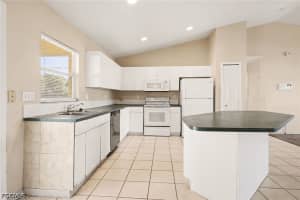 1209 39th Street, Cape Coral, FL 33914 - MLS#2026017734