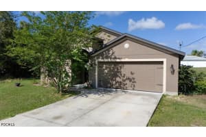 722 Arundel Cir, Fort Myers