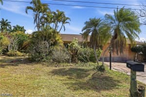 2204 Channel Way, North Fort Myers, FL 33917 - MLS#2026018293