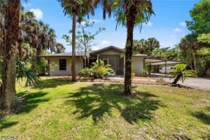 1090 13th St Sw, Naples