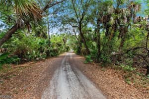 1090 13th Street, Naples, FL 34117 - MLS#2026018520