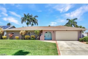 703 Se 33rd Ter, Cape Coral