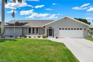 2107 Se 25th Ter, Cape Coral