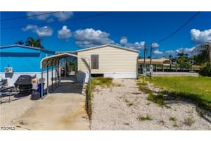 3908 Coconut Drive, St James City, FL 33956 - MLS#2026018671