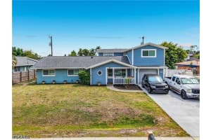 2212 Crystal Dr, Fort Myers