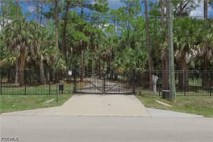 421 35th Avenue, Naples, FL 34120 - MLS#2026018934