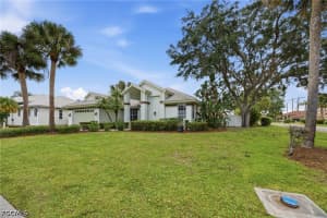 12781 Meadow Pine Ln, Fort Myers