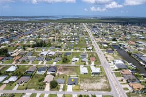 10 33rd Avenue, Cape Coral, FL 33991 - MLS#2026019116
