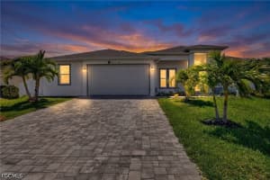 10 35th Avenue, Cape Coral, FL 33993 - MLS#2026019191