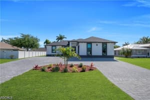 807 Nicholas Parkway, Cape Coral, FL 33991 - MLS#2026019485