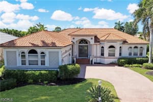 8723 S Lake Cir, Fort Myers