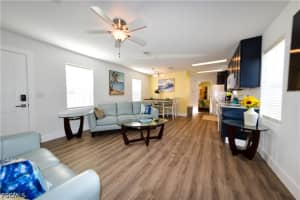 19 Helen Ln, Fort Myers Beach