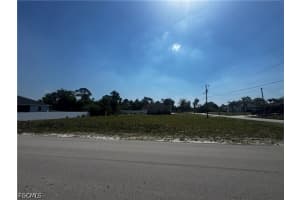 2918 10th Street, Lehigh Acres, FL 33971 - MLS#2026019552