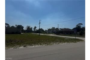 2918 10th Street, Lehigh Acres, FL 33971 - MLS#2026019552
