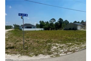 2918 10th Street, Lehigh Acres, FL 33971 - MLS#2026019552