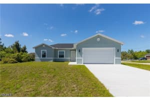 423 Yolanda St, Lehigh Acres