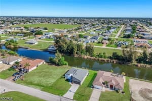 421 19th Terrace, Cape Coral, FL 33909 - MLS#2026019796