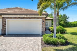 9110 Woodhurst Dr, Naples