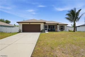 2038 Ne 24th Ter, Cape Coral