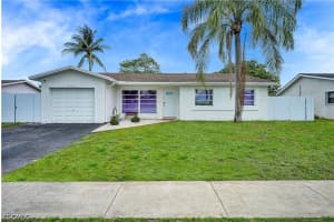 8641 Nw 8th St, Pembroke Pines