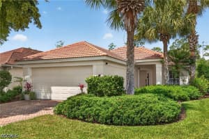 10082 Oakhurst Way, Fort Myers