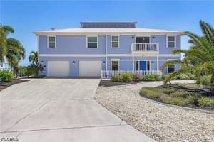 2096 Macadamia St, St James City