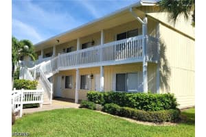 4611 Bayshore Dr O8, Naples