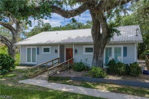 975 Caloosa Estates Drive, Labelle, FL 33935 - MLS#2026020405