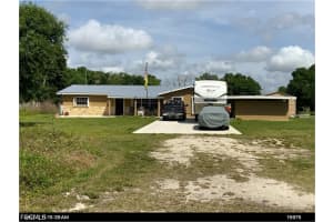 826 B Rd, Labelle