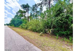 207 Robert Avenue, Lehigh Acres, FL 33936 - MLS#2026020584
